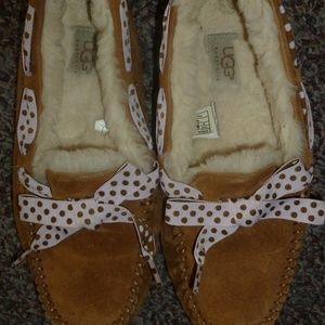 Ugg polka dot sunshine dakota pink ribbon slippers